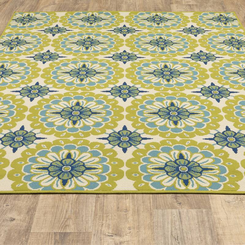 Vista Home Catalina Floral Medallions Indoor/Outdoor Area Rug--