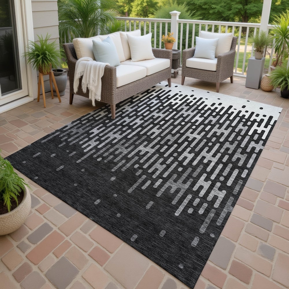 Machine Washable Indoor/ Outdoor Modern Kingman Chantille Rug