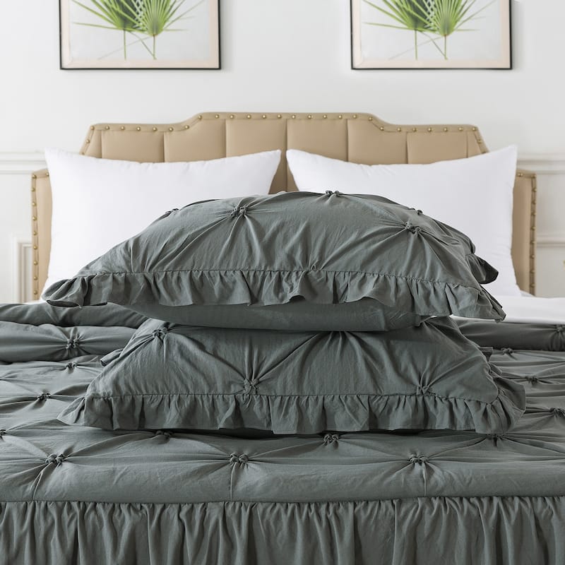 4 PCS Ruffle Skirt Bedspread Set with a Fluffy Rug