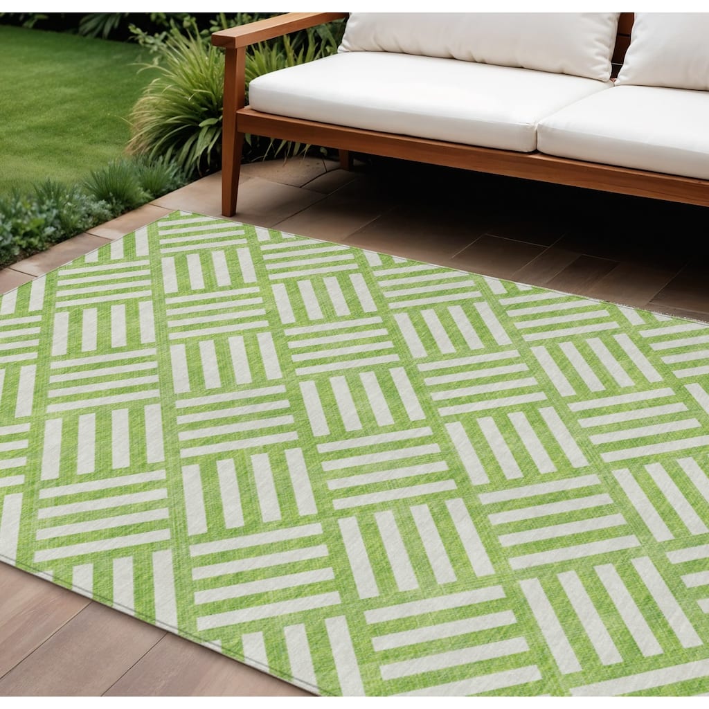 HomeRoots Geometric Transitional Rectangle Outdoor Rug