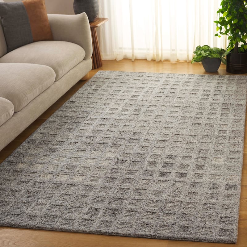 SAFAVIEH Handmade Pine Jaylin Wool Rug - 6' x 9' - Taupe
