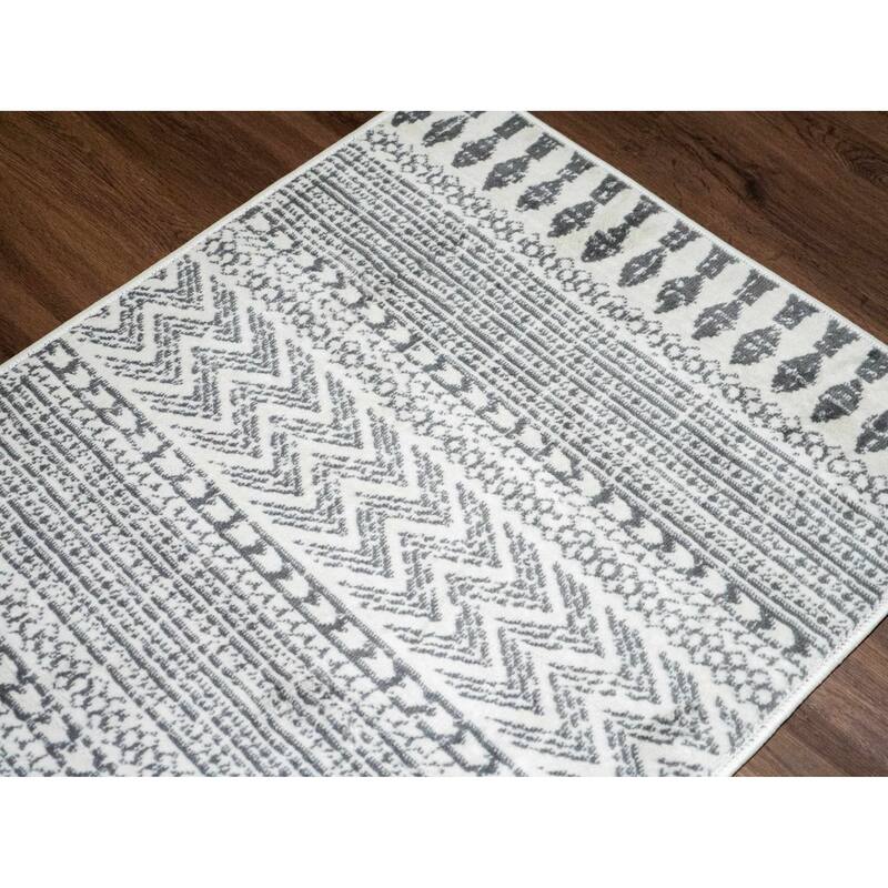 Tlacopan Geometric Moroccan Trellis Farmhouse Area Rug - Rustic Kilim Pattern