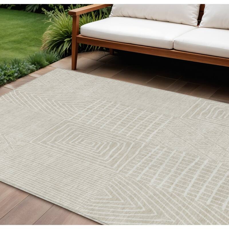 HomeRoots Geometric Transitional Rectangle Outdoor Rug - 9' X 12'