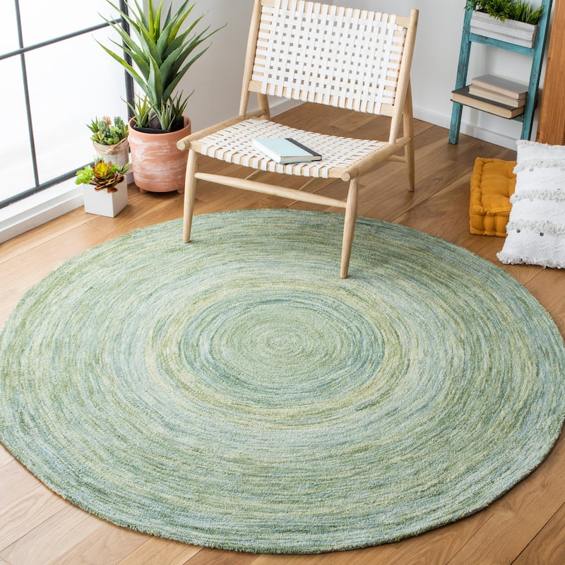 SAFAVIEH Handmade Ikat Jaycie Wool Rug - 6' Round - Sage/Green - Round