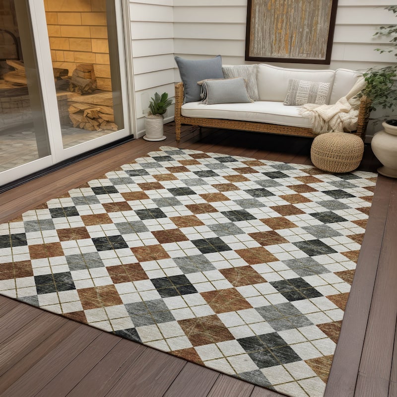 Machine Washable Indoor/ Outdoor Modern Argyle Chantille Rug
