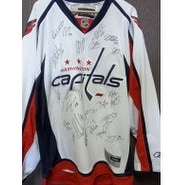 Signed Capitals Washington 201112 Replica Washington Capitals Jersey size XL by the 201112 Team sig