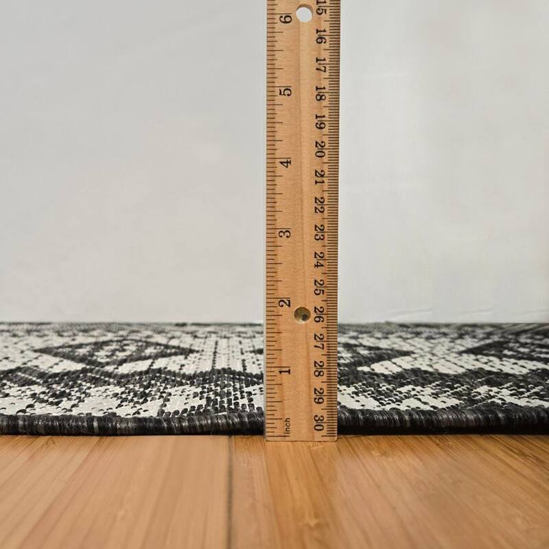 Gertmenian Savara Global Geometric Polypropylene Indoor Outdoor Performance Flatweave Area Rug Collection