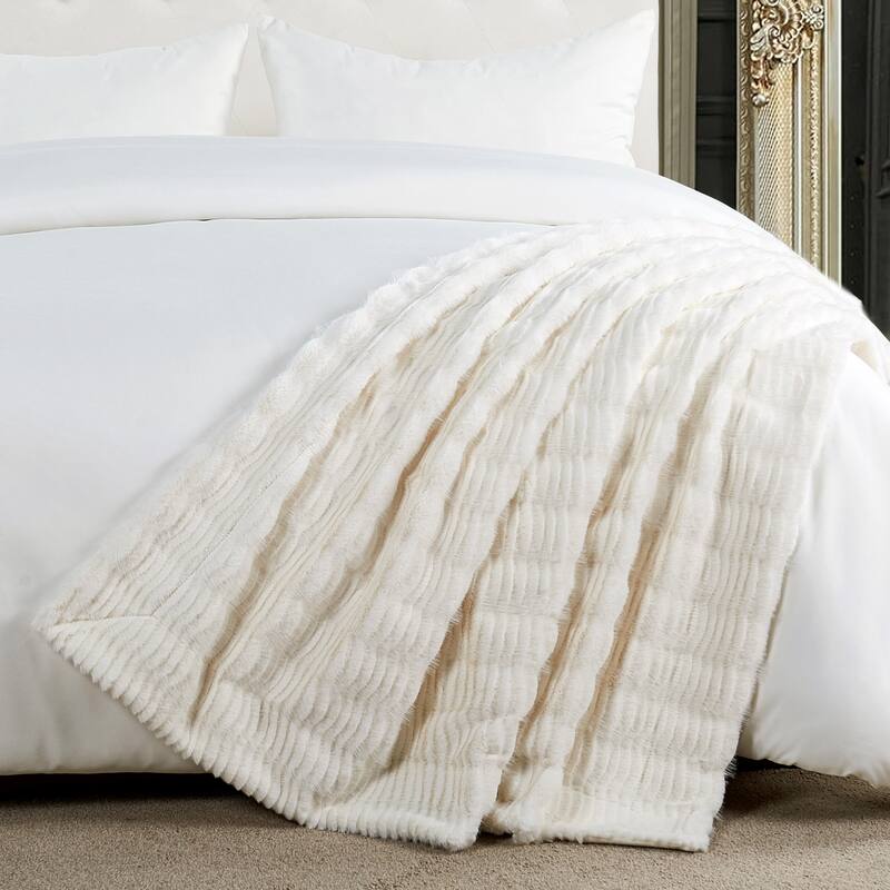 Shaggy Wavy FauxFur Throw Cozy Soft Thick Blanket for Bedroom