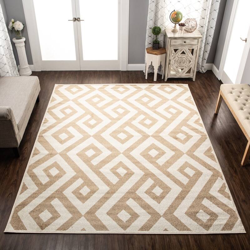 Superior Saxton Modern Diamond Indoor Runner or Area Rug - 7' 10" x 10'