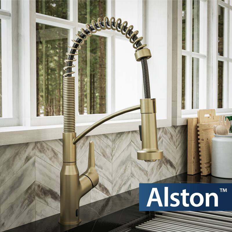 Karran Scottsdale Touchless Single-Handle Pull-Down Sprayer Kitchen Faucet
