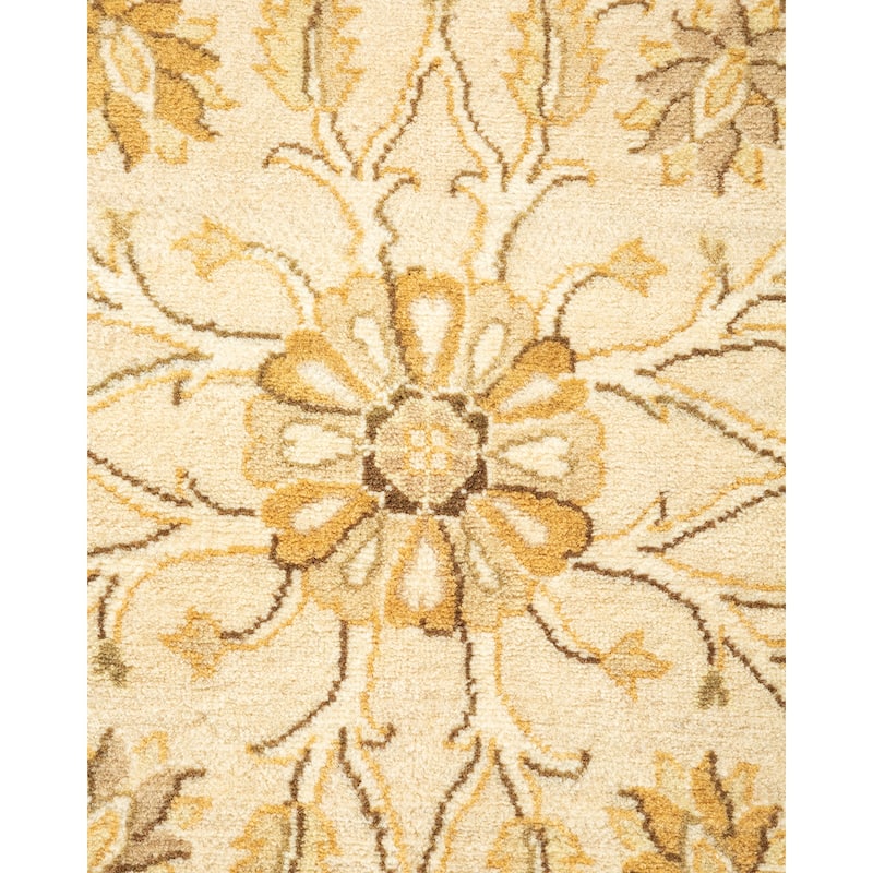 Overton Hand Knotted Wool Traditional Oriental Ivory Area Rug - 4' x 6'