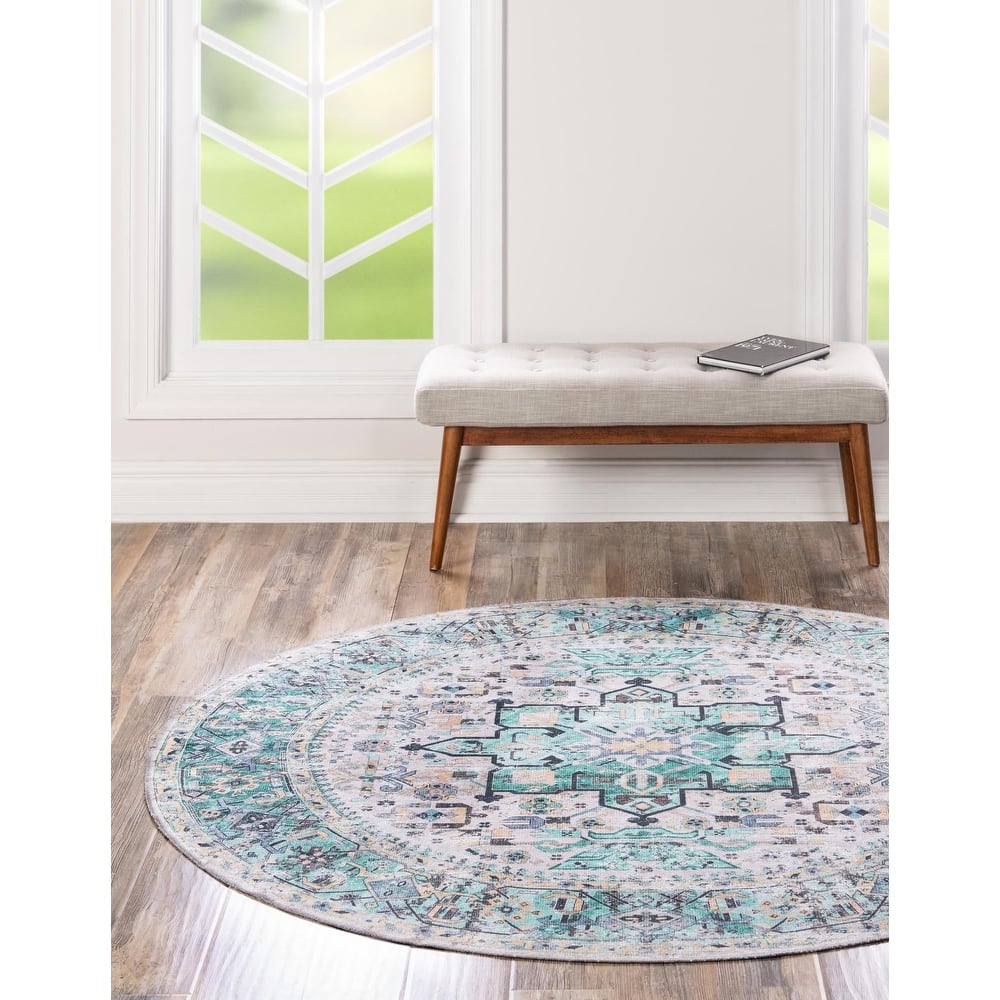 Traditional Tira Collection Area Rug