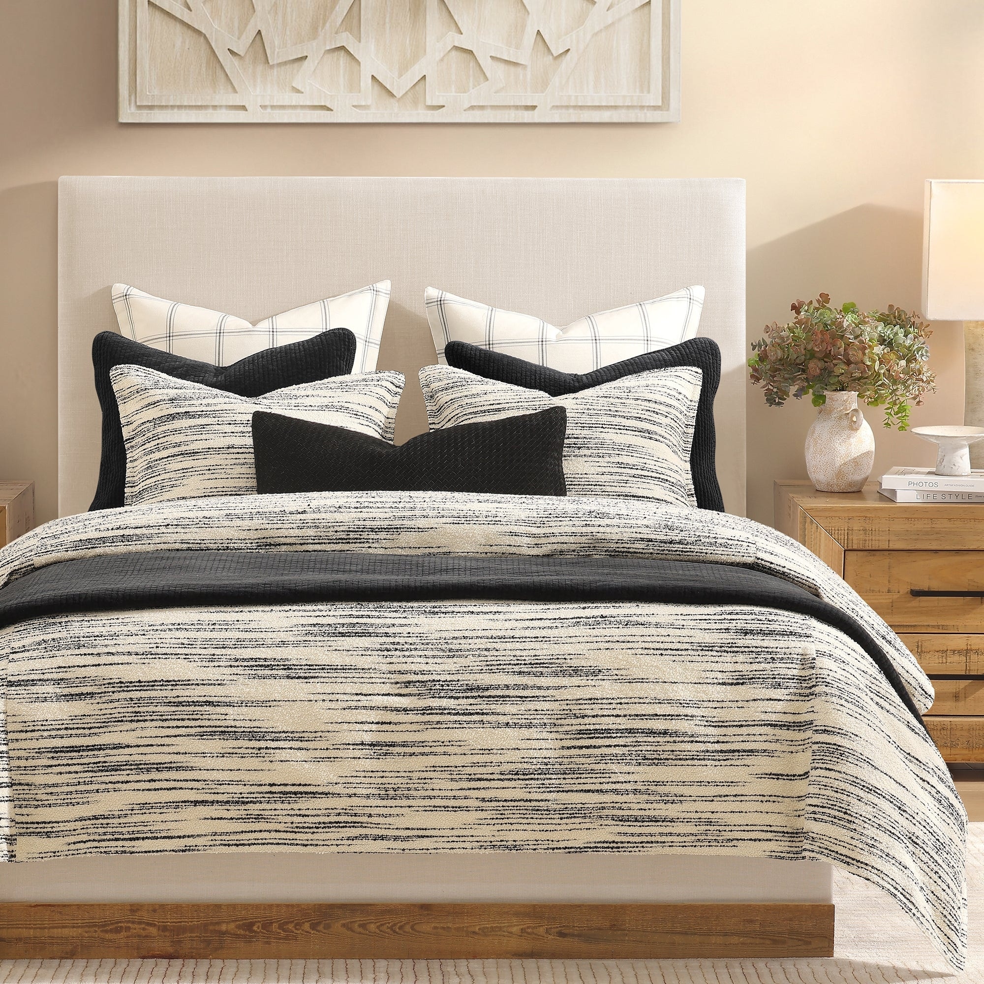 HiEnd Accents Cosmo Ivory/Black Bouclé Stripes Modern Contemporary 3 Piece Duvet Cover Set