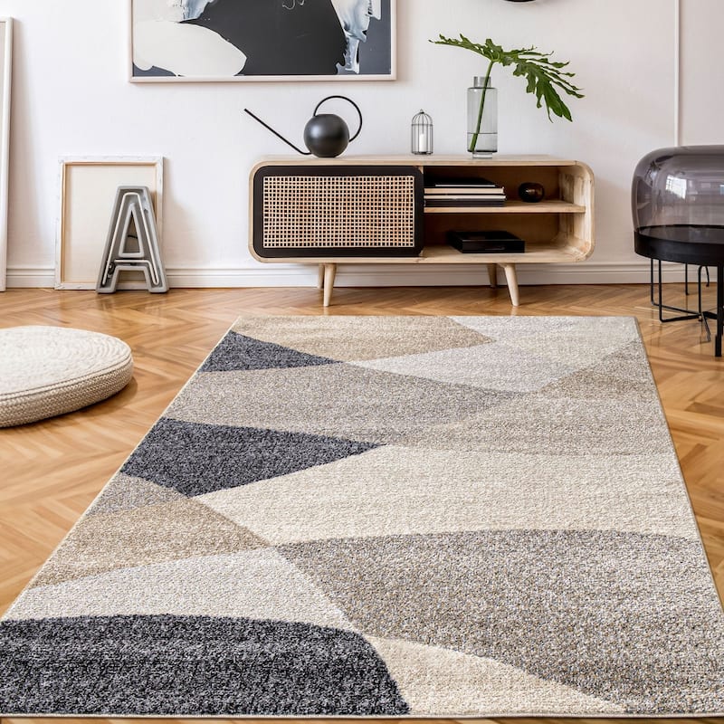 Modern Area Rug with Geometric Design in Beige Grey Cream - 5'3" x 7'3"