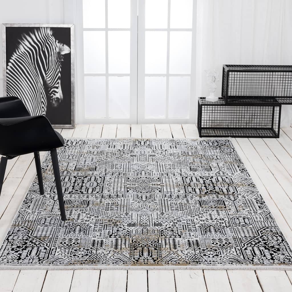Xanthos Collection Black/Cream Area Rug