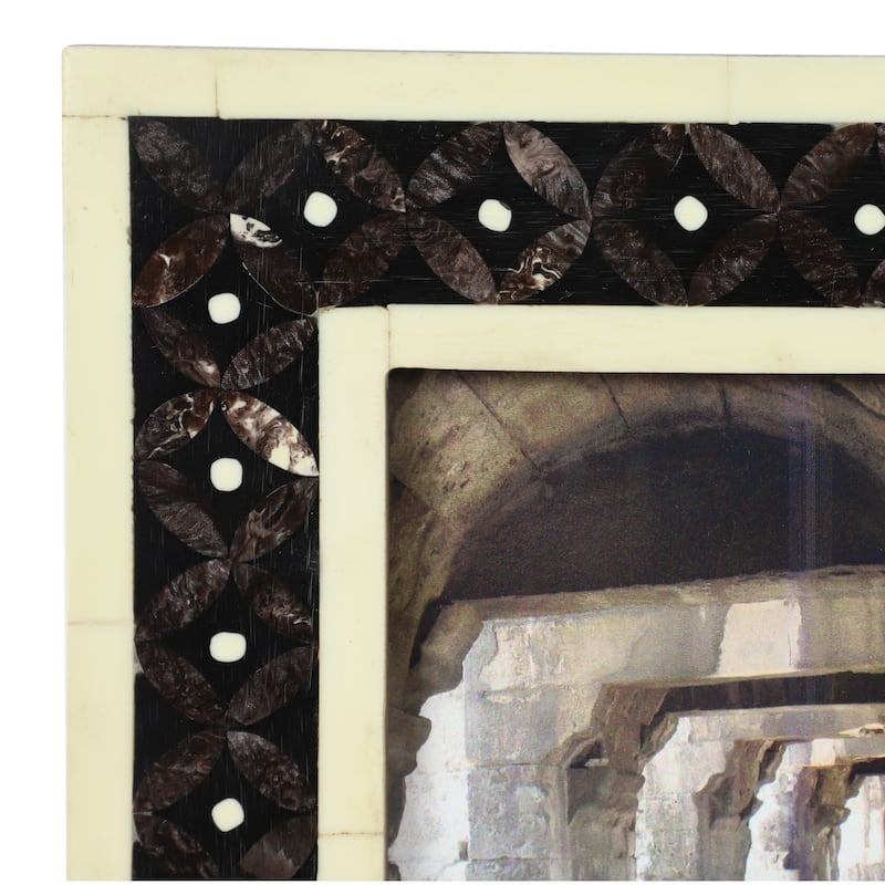 Black Natural & Brown Resin Rectangular Picture Frame w/ Quatrefoil Pattern 7.5 x 9.5