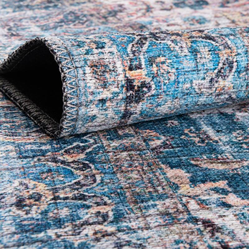 Traditional Shara Collection Area Rug