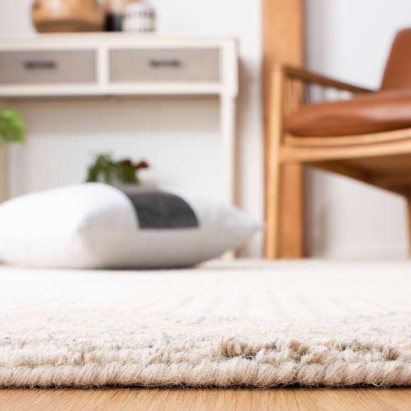 SAFAVIEH Handmade Metro Ritva Diamond Wool Rug