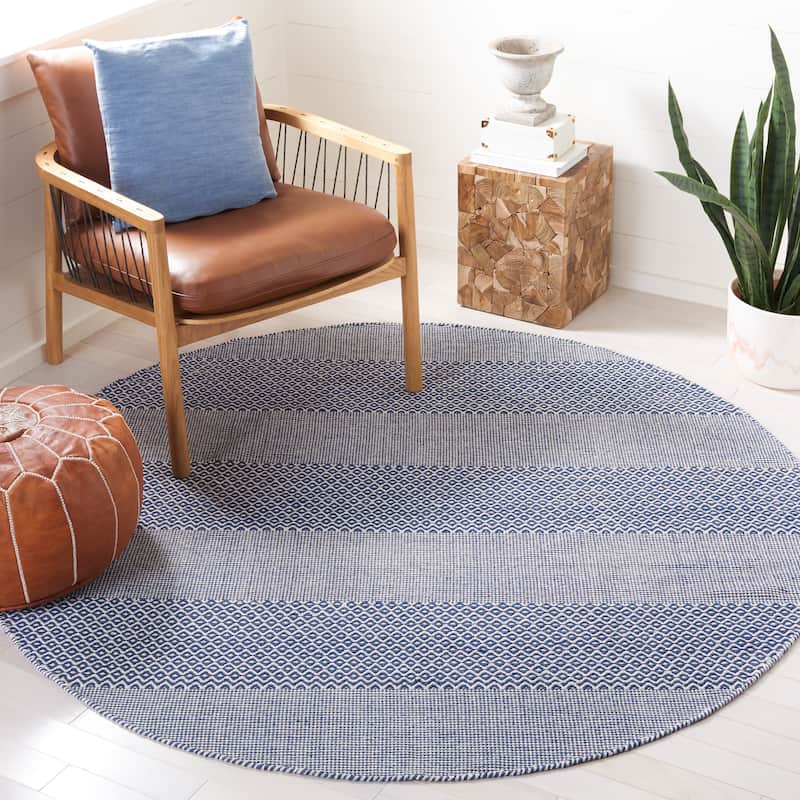 SAFAVIEH Handmade Montauk Alden Flatweave Cotton Fringe Rug - 10' x 14' - Ivory/Navy