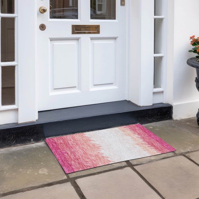 Machine Washable Indoor/ Outdoor Chantille Abstract Ombre Rug - Blush - 1'8" x 2'6"