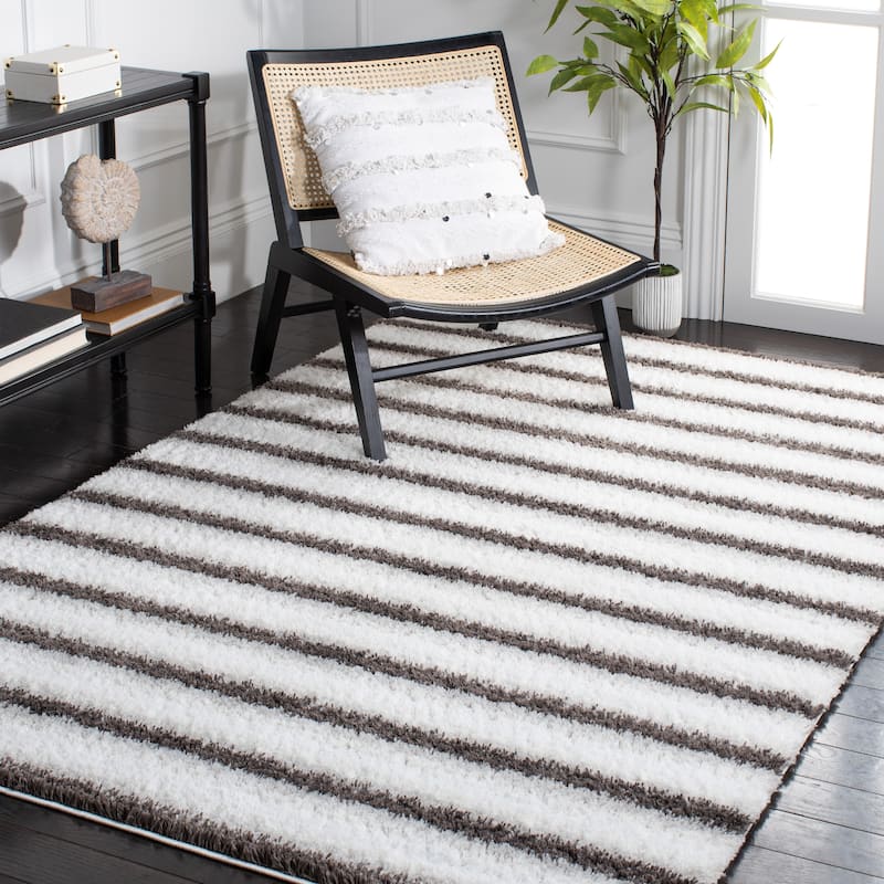 SAFAVIEH Berber Shag Izabela Stripe 1.25-inch Thick Rug