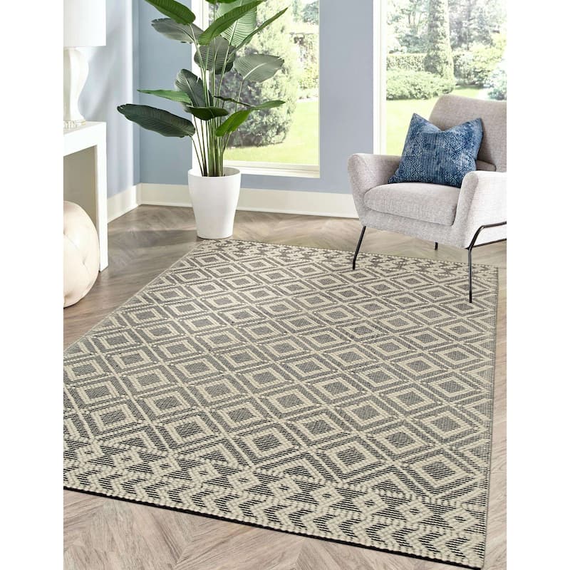 Ivory and Black Contemporary Geometric Durrie Kilim Area Rug - Modern and Chic Design