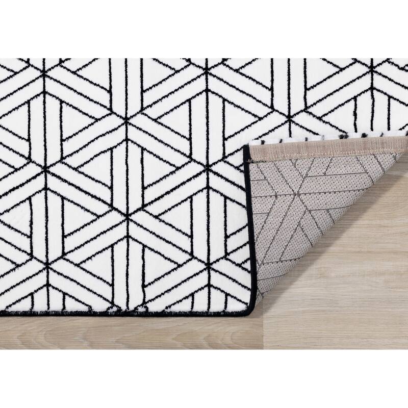 Iceland Collection - White/Black Interlock Rug