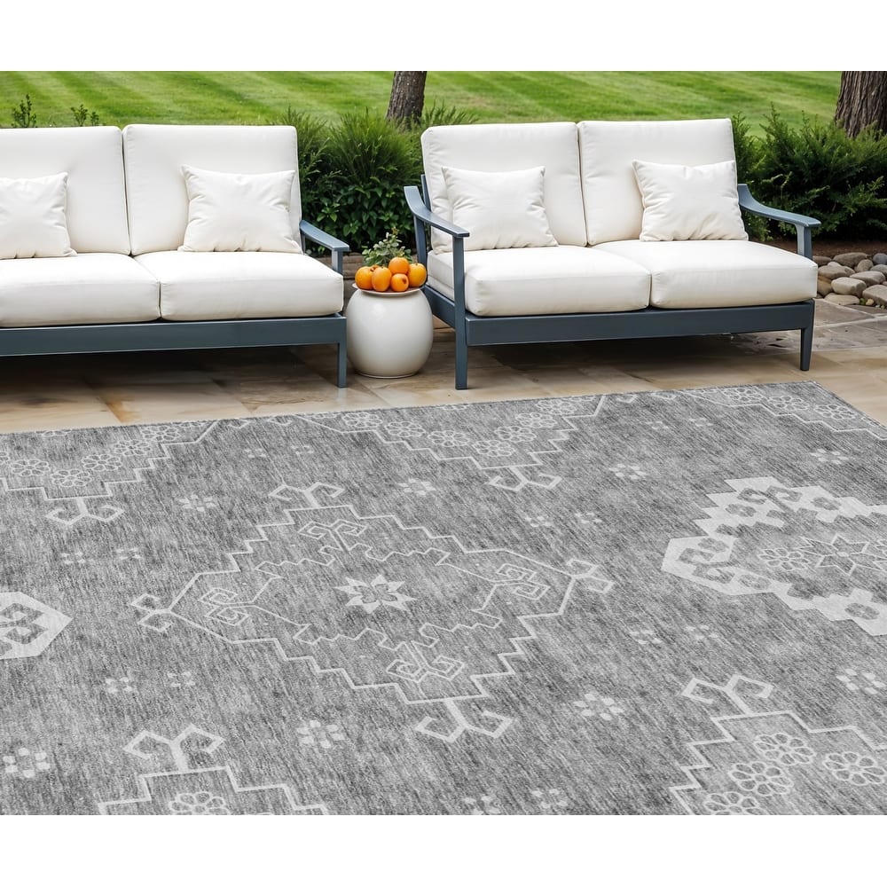 HomeRoots Medallion Traditional Rectangle Outdoor Rug