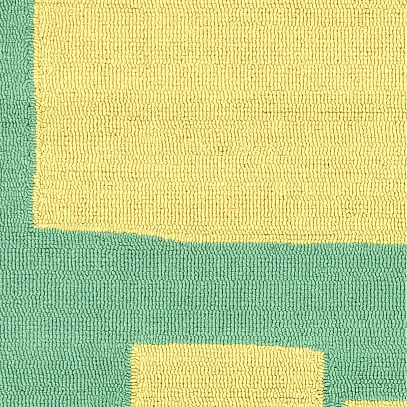 Hand-Hooked Hallie Novelty Indoor/ Outdoor Area Rug