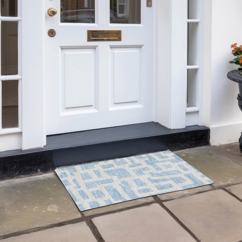 Machine Washable Indoor/ Outdoor Chantille Geo Contemporary Rug - Sky - 1'8" x 2'6"