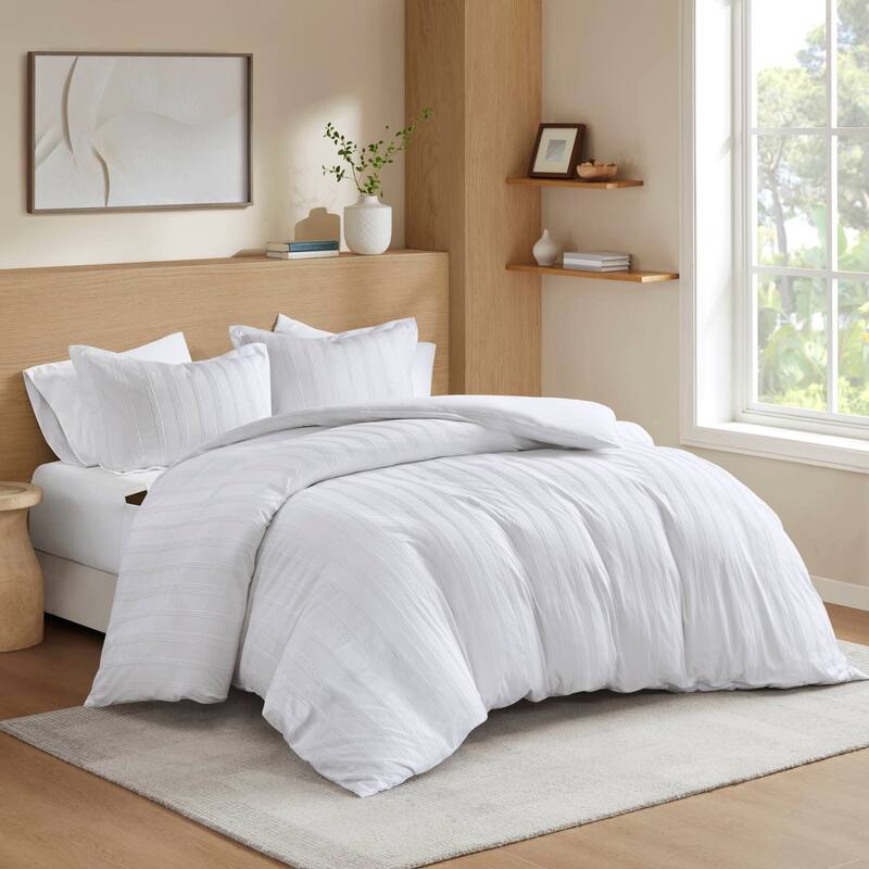 Chelsea Square Logan Woven Striped Duvet Set - White - Queen