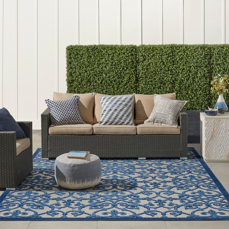 Nourison Aloha Transitional Scroll Indoor/Outdoor Damask Rug