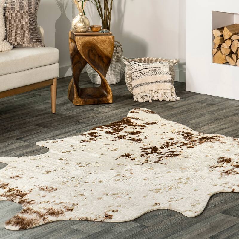 Nuloom Iraida Contemporary Faux Cowhide Area Rug