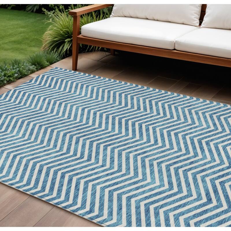 HomeRoots Chevron Transitional Rectangle Outdoor Rug - 10' X 14'