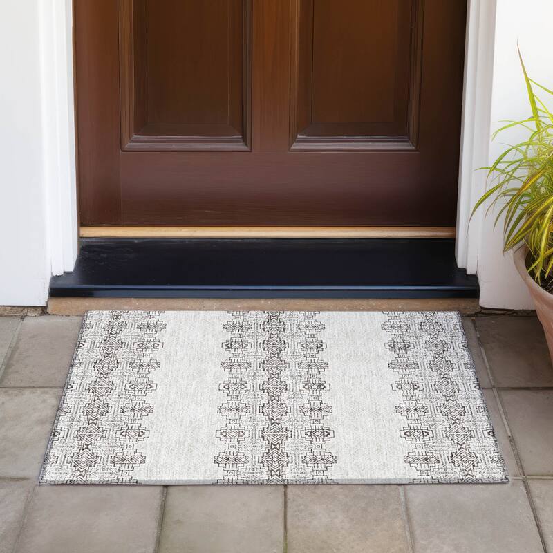 Machine Washable Indoor/ Outdoor Moroccan Boho Chantille Rug - Chocolate - 1'8" x 2'6"