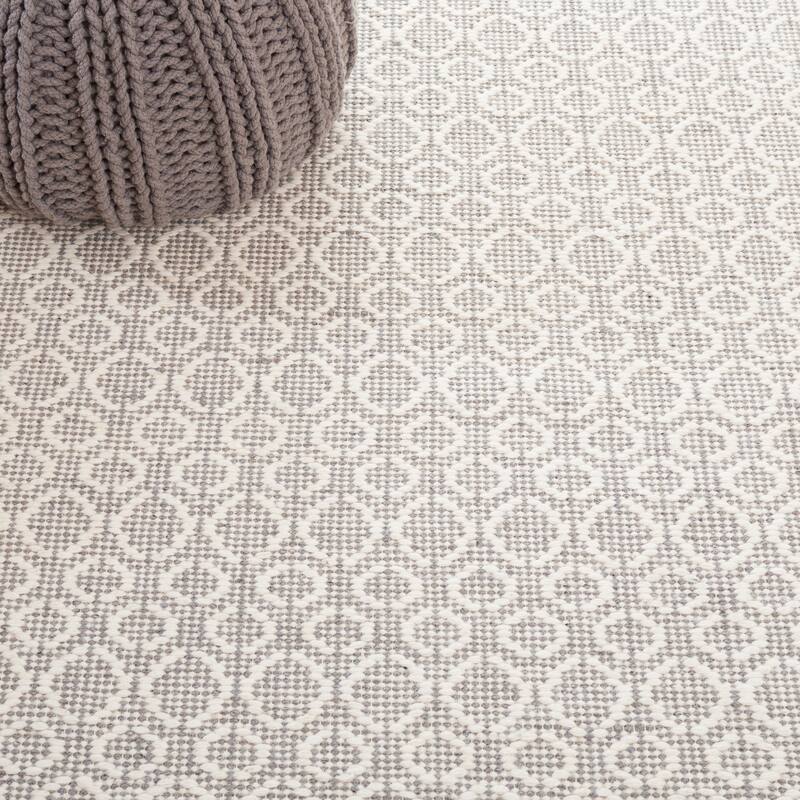 SAFAVIEH Vermont Antoinette Transitional Wool Rug