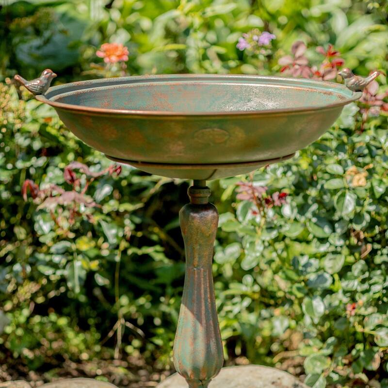 Round Pedestal Birdbath with Bird Details
