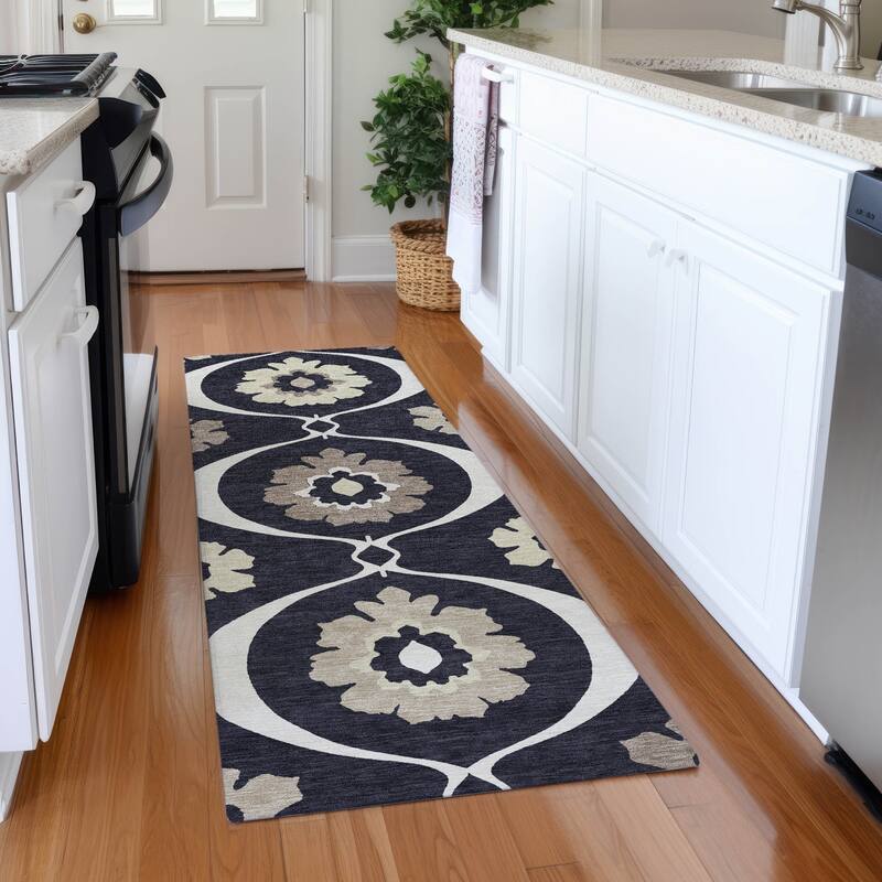 Premium Washable Super Soft Floral Scallops Mayfield Rug - Black - 2'3" x 7'6"