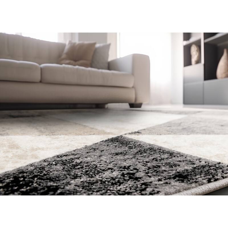 Covington Collection - Cream/Beige Distressed Triangles Rug