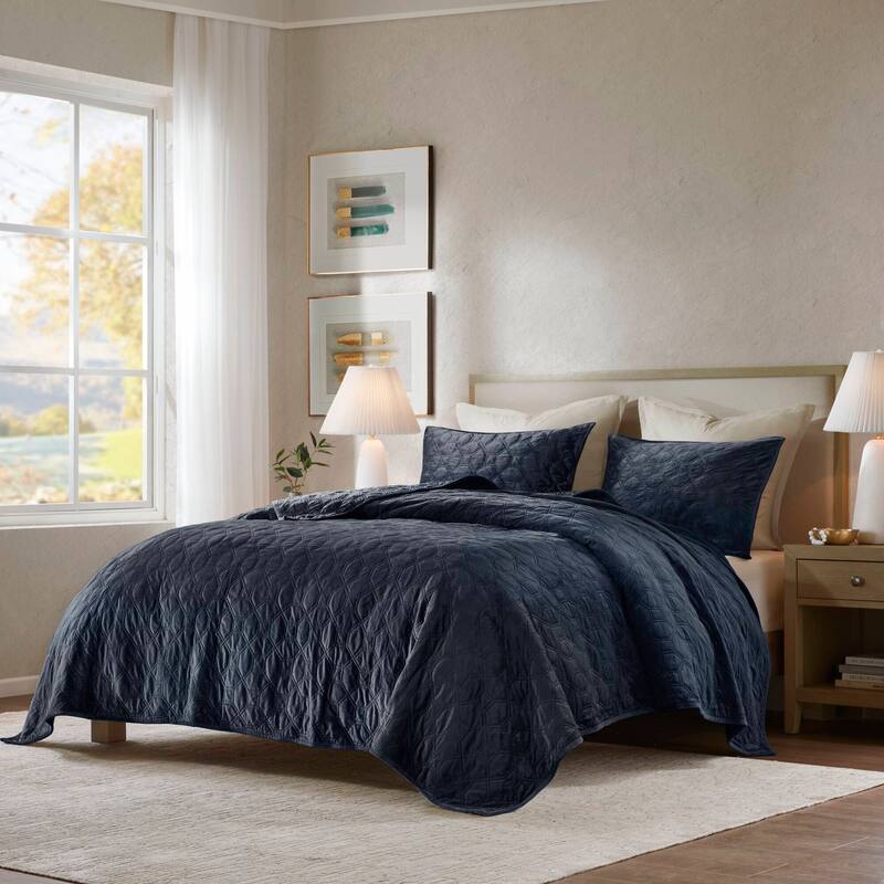Madison Park Emery 3 Piece Velvet Quilt Set