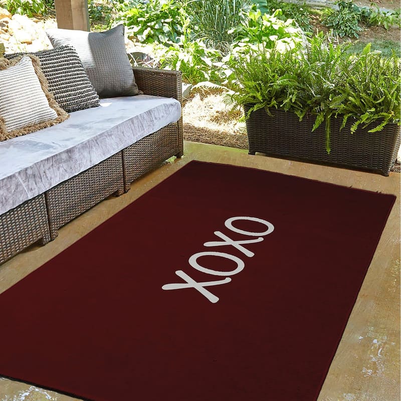 XOXO Valentines Chenille Indoor/Outdoor Rug