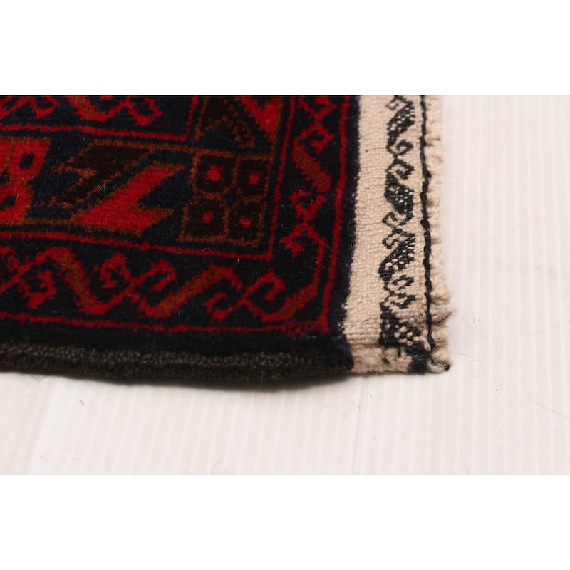 Teimani Red Rug 3'9" x 7'7" - 3'9 x 7'7