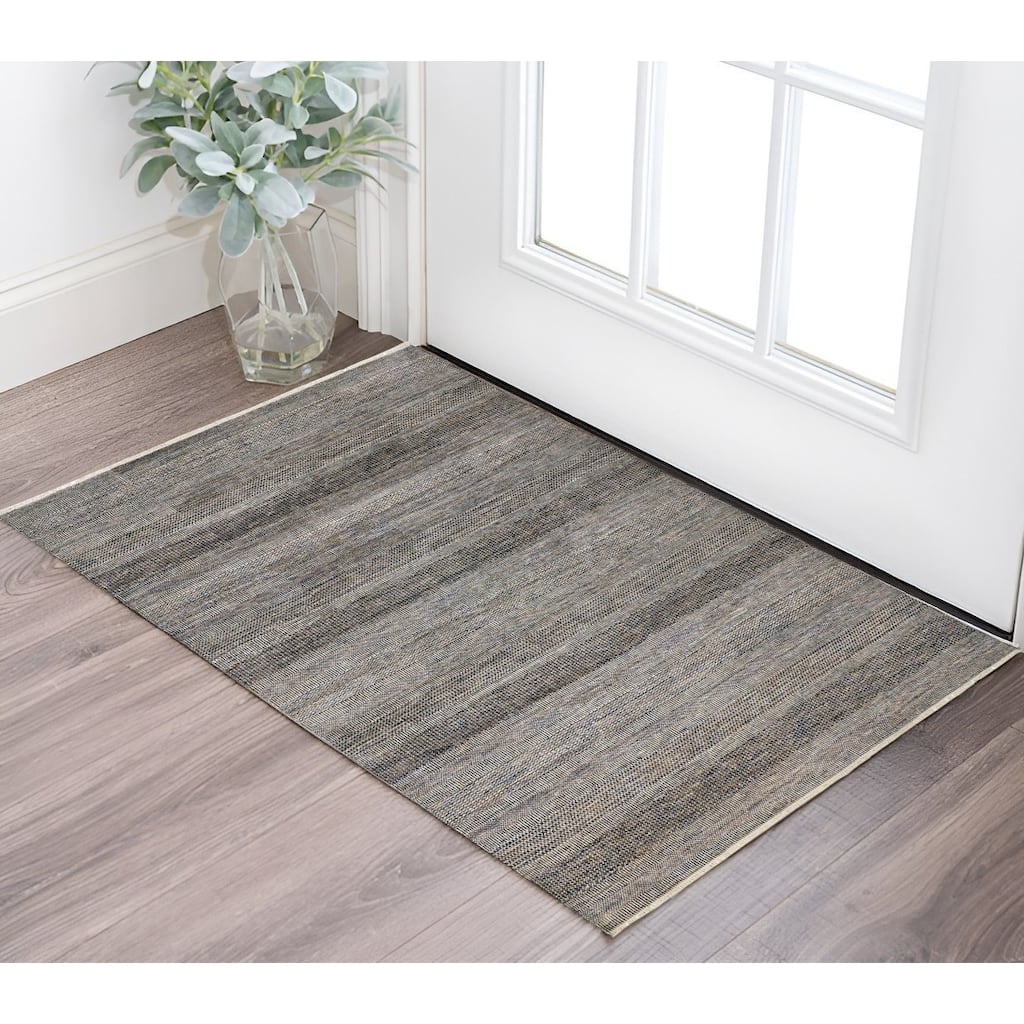 Xipu Traditional Soft Durable Area Rug By HomeRoots - 2' x 3'