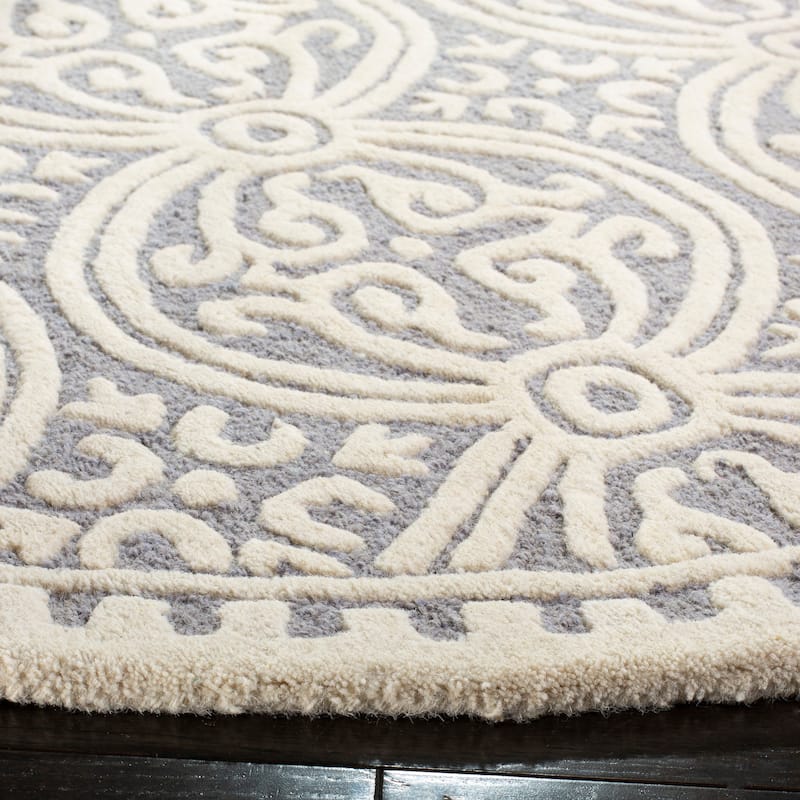 SAFAVIEH Handmade Cambridge Myrtis Moroccan Wool Rug