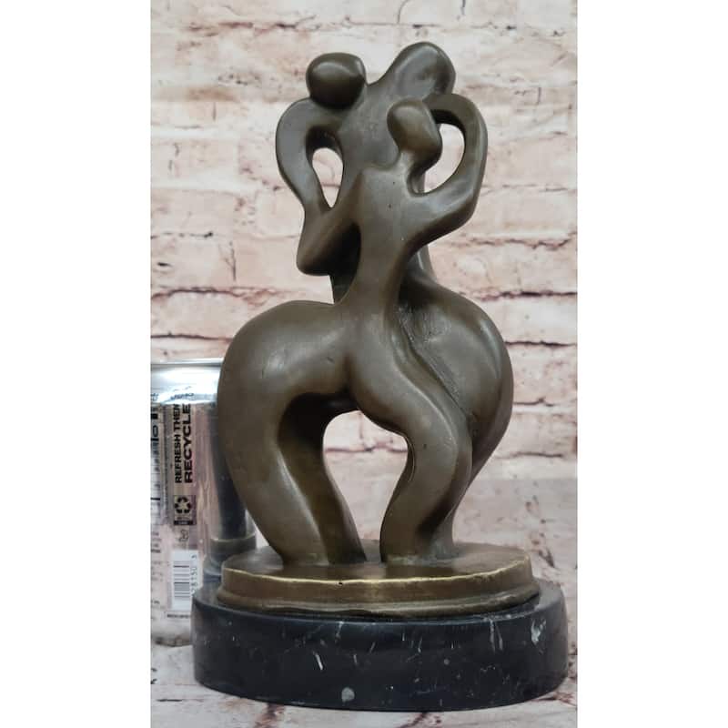 Abstract Bronze Sculpture Of Embracing Figures – Contemporary Art On Marble Base