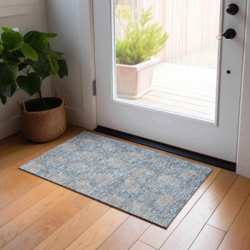 Machine Washable Indoor/ Outdoor Chantille Floral Rug - Blue - 1'8" x 2'6"