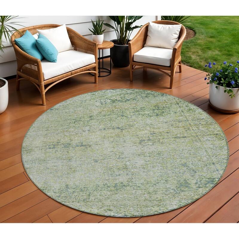 HomeRoots Abstract Traditional Rectangle Outdoor Rug - 8' Round