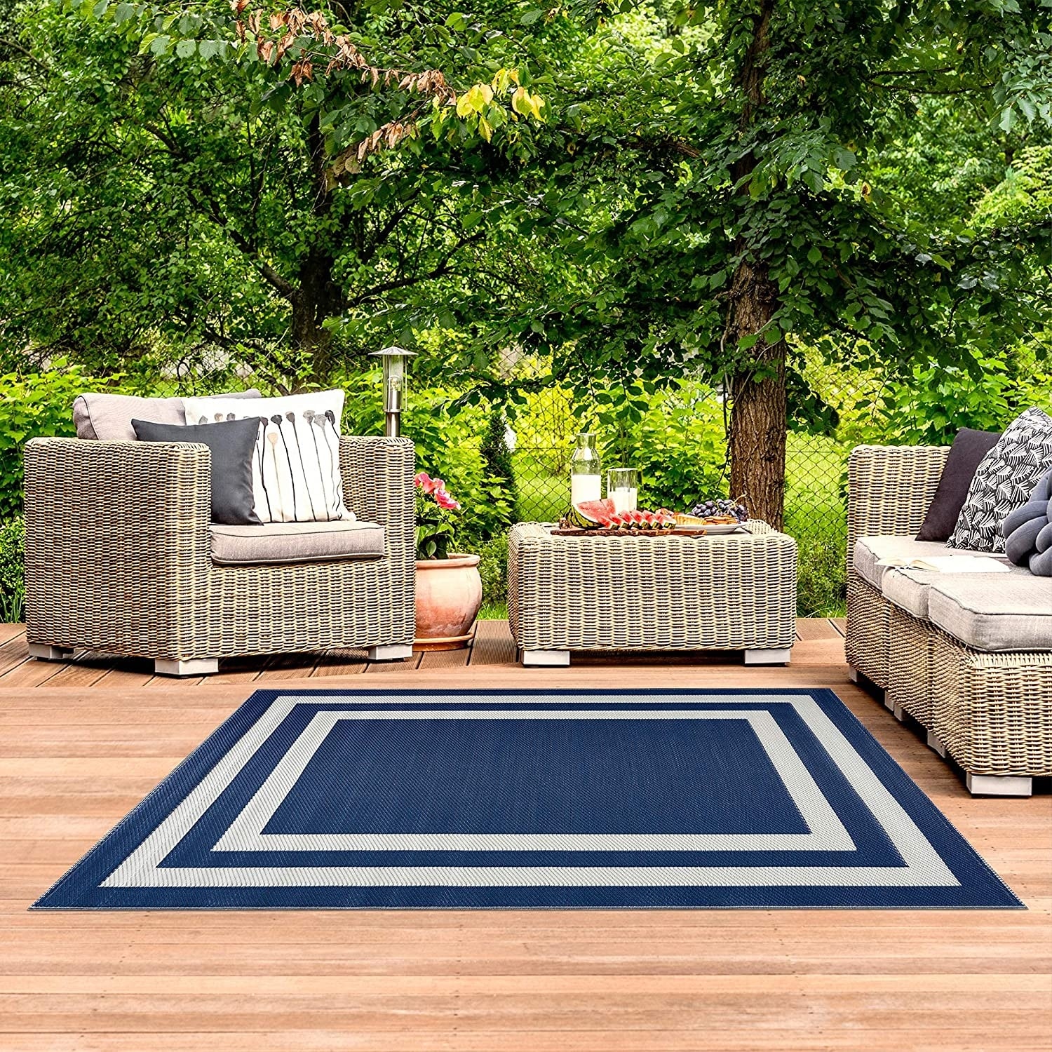 https://ak1.ostkcdn.com/images/products/is/images/direct/9bed792cc6e6bd0bbeb74c039820723ee8c93dd4/Paris-Lightweight-Reversible-Recycled-Plastic-Outdoor-Floor-Mat-Rug.jpg