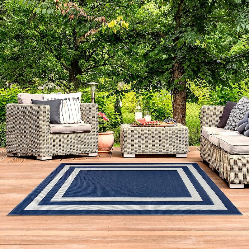 Paris Lightweight Reversible Recycled Plastic Outdoor Floor Mat/Rug - 5'x7' - Navy&Crème