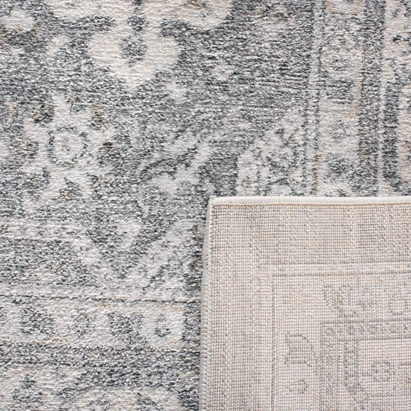 SAFAVIEH Isabella Minola Traditional Oriental Rug